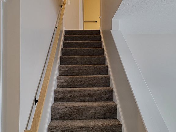 3rd image of 10593 Chicago Dr