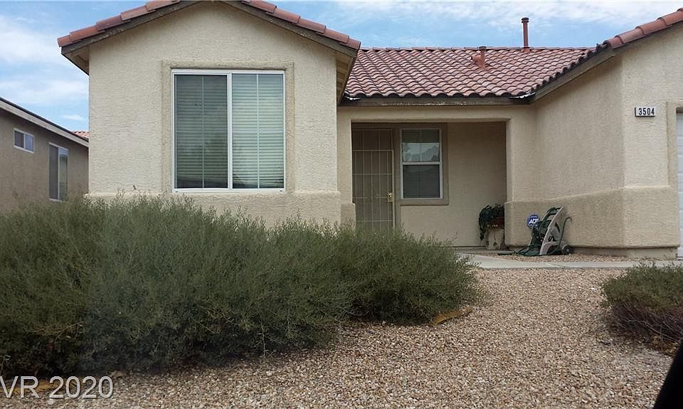 1st image of 3504 W El Campo Grande Ave