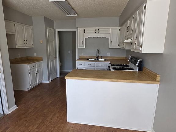 5th image of 215 Ridgecrest Dr