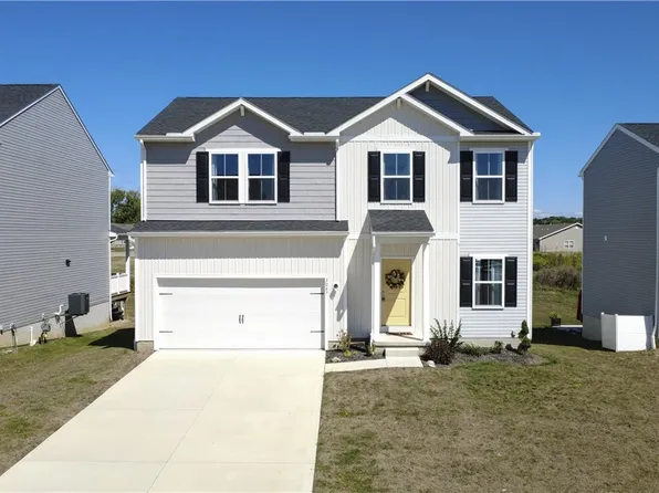 3047 McIntosh Dr NE, Louisville, OH 44641