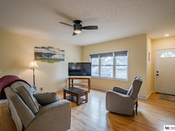 108 W Whittingham St, Valley, NE 68064