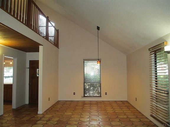 5th image of 6008 Laurelwood Dr