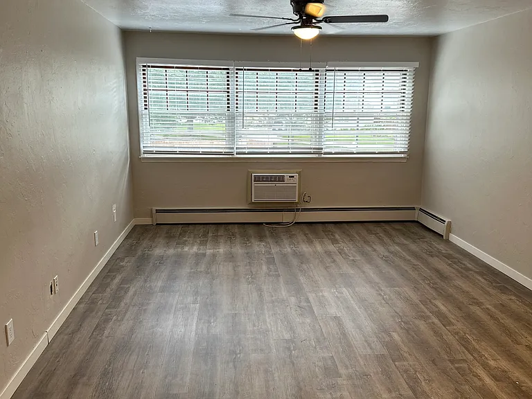 Brand New Remodeled Nina Flats — Photo 11