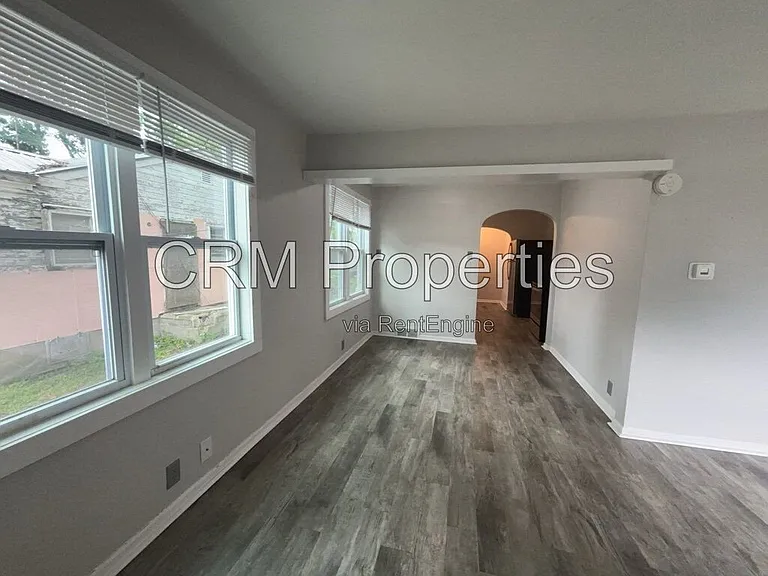 714 E Vaile Ave — Photo 9