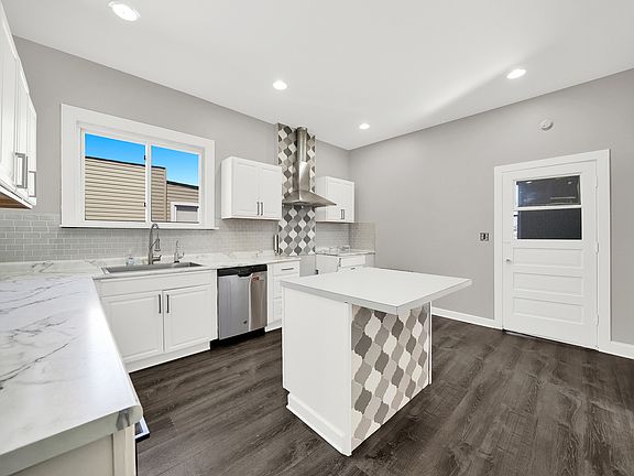 4th image of 3849 S Albany Ave