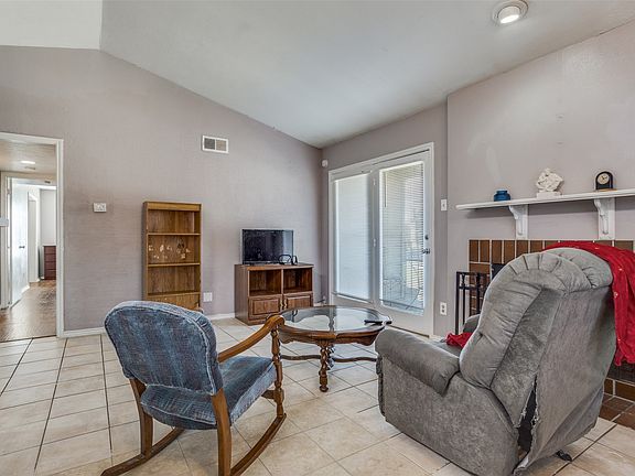 5th image of 5913 Lake Hubbard Pkwy APT 221