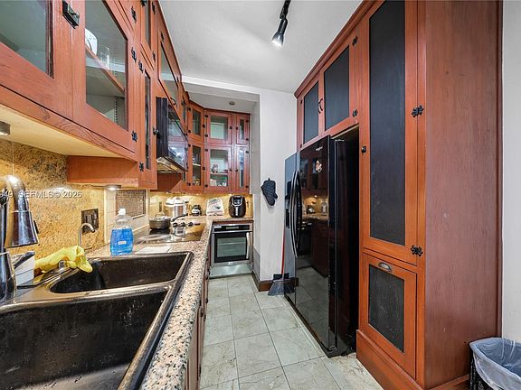 3rd image of 1289 Marseille Dr #45