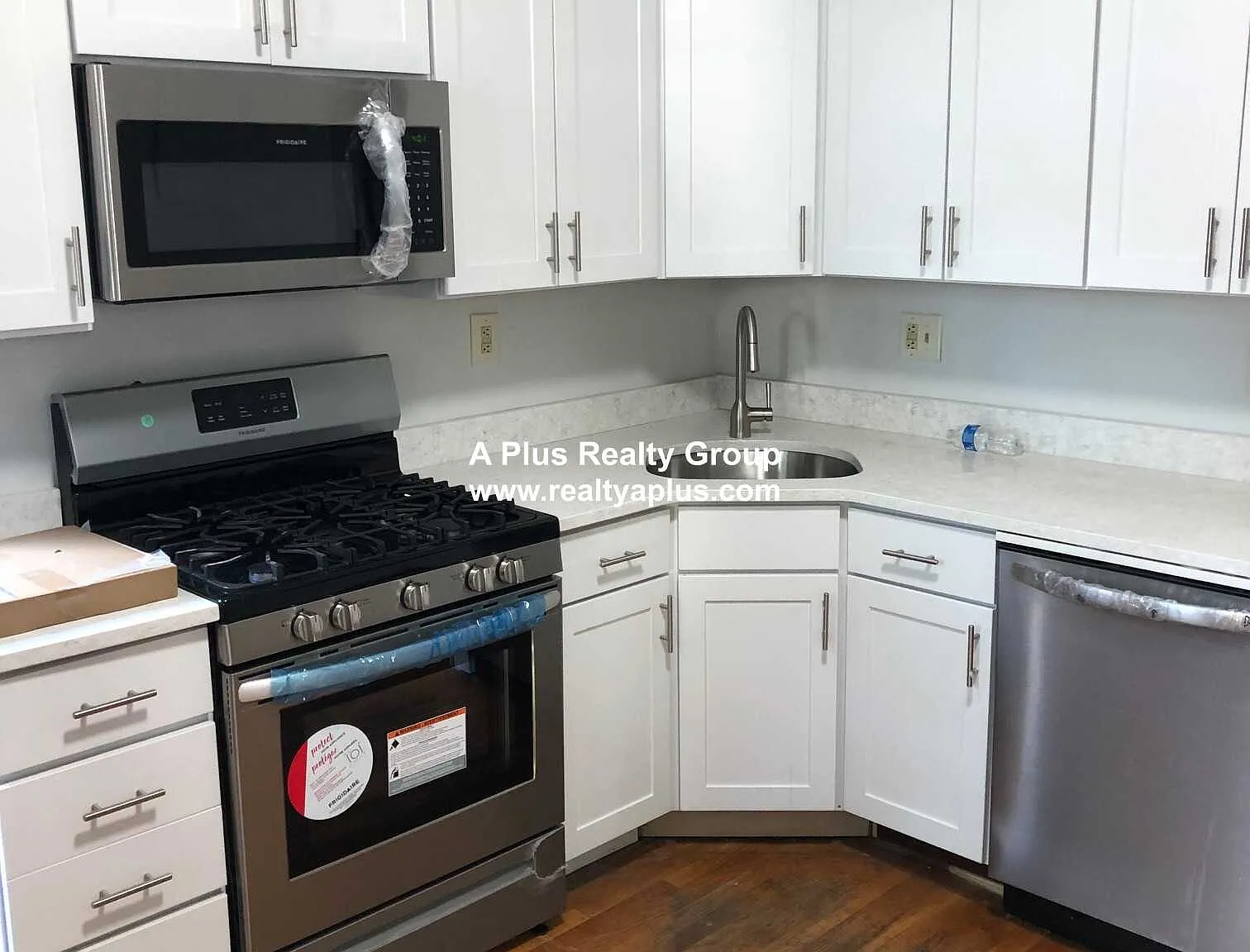 4 bed, $4,200 — Photo 1