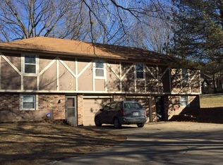 3809 NE Colonial Dr, Lees Summit, MO 64064