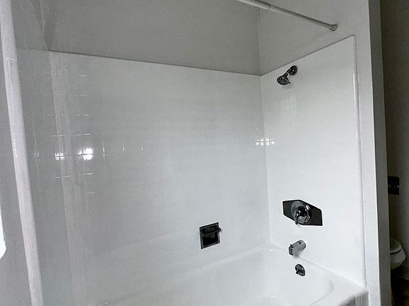 5th image of 11600 Crenshaw Blvd #2