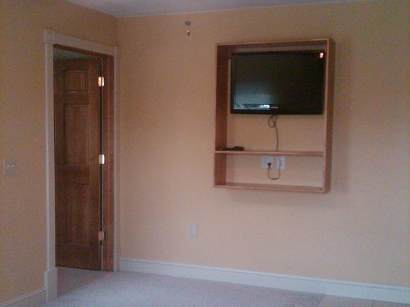 2nd image of 850 S Janesville St #7