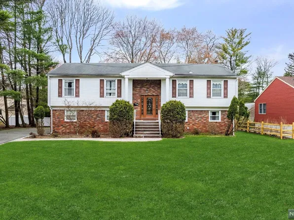 124 Dean St, Harrington Park, NJ 07640
