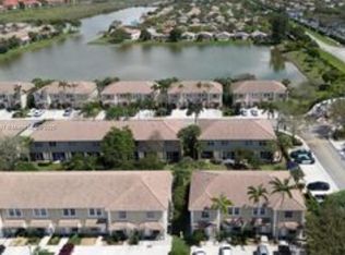 737 SW 122nd Ave, Pembroke Pines, FL 33025
