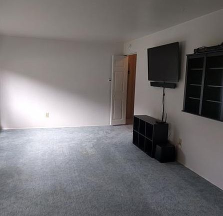 3rd image of 202 High St