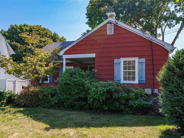2669 Locust Avenue, Oceanside, NY 11572