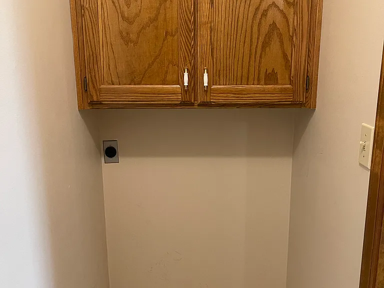 Washer/dryer closet