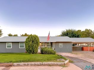 210 Twin Diamond Rd, Roswell, NM 88201