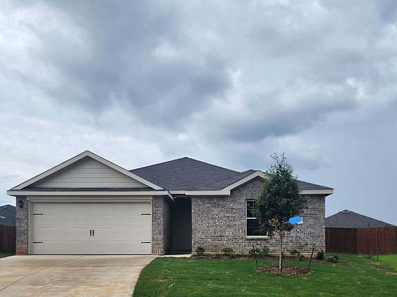 4th image of 1106 Live Oak Dr