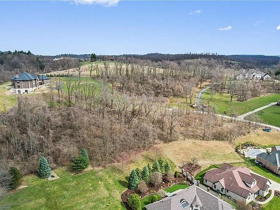 4th image of 6 Tuscany Ln