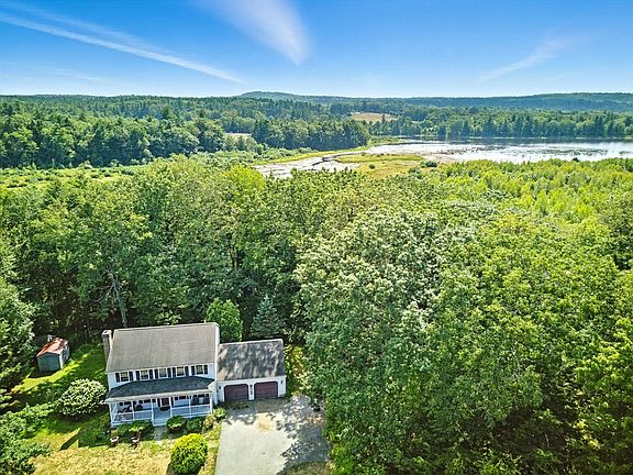 4th image of 160 Lakeshore Dr