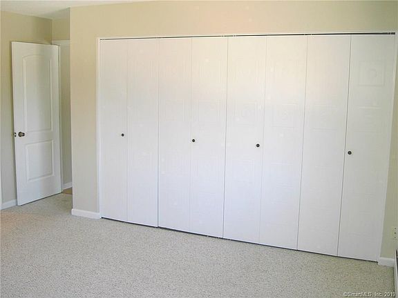 5th image of 100 Oxbow Dr APT B6
