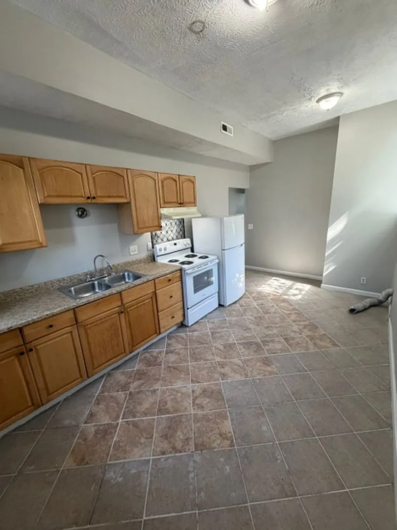 106 North First Avenue — Photo 2