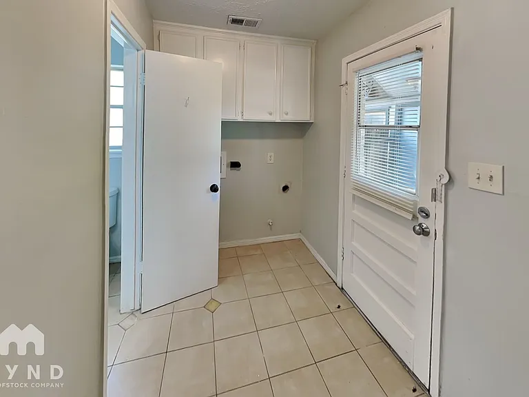 15110 Gladebrook Dr — Photo 13