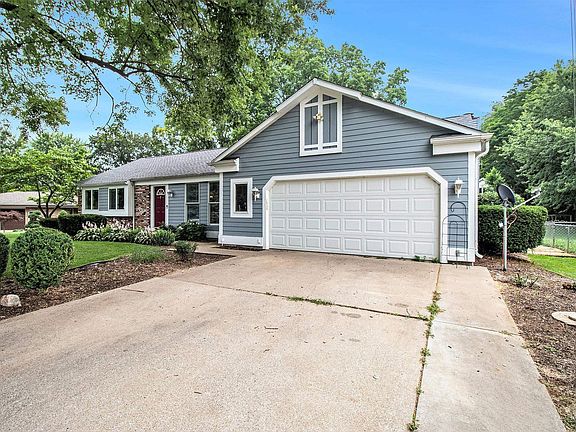 3rd image of 56316 Primrose Cir