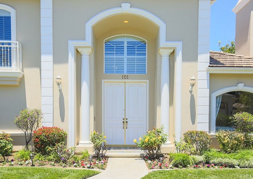 2nd image of 101 Crystal Ct