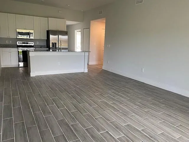 3 bed, 1275 sqft, $1,750 — Photo 4