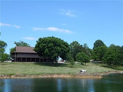 3rd image of 200 Lakewood Dr