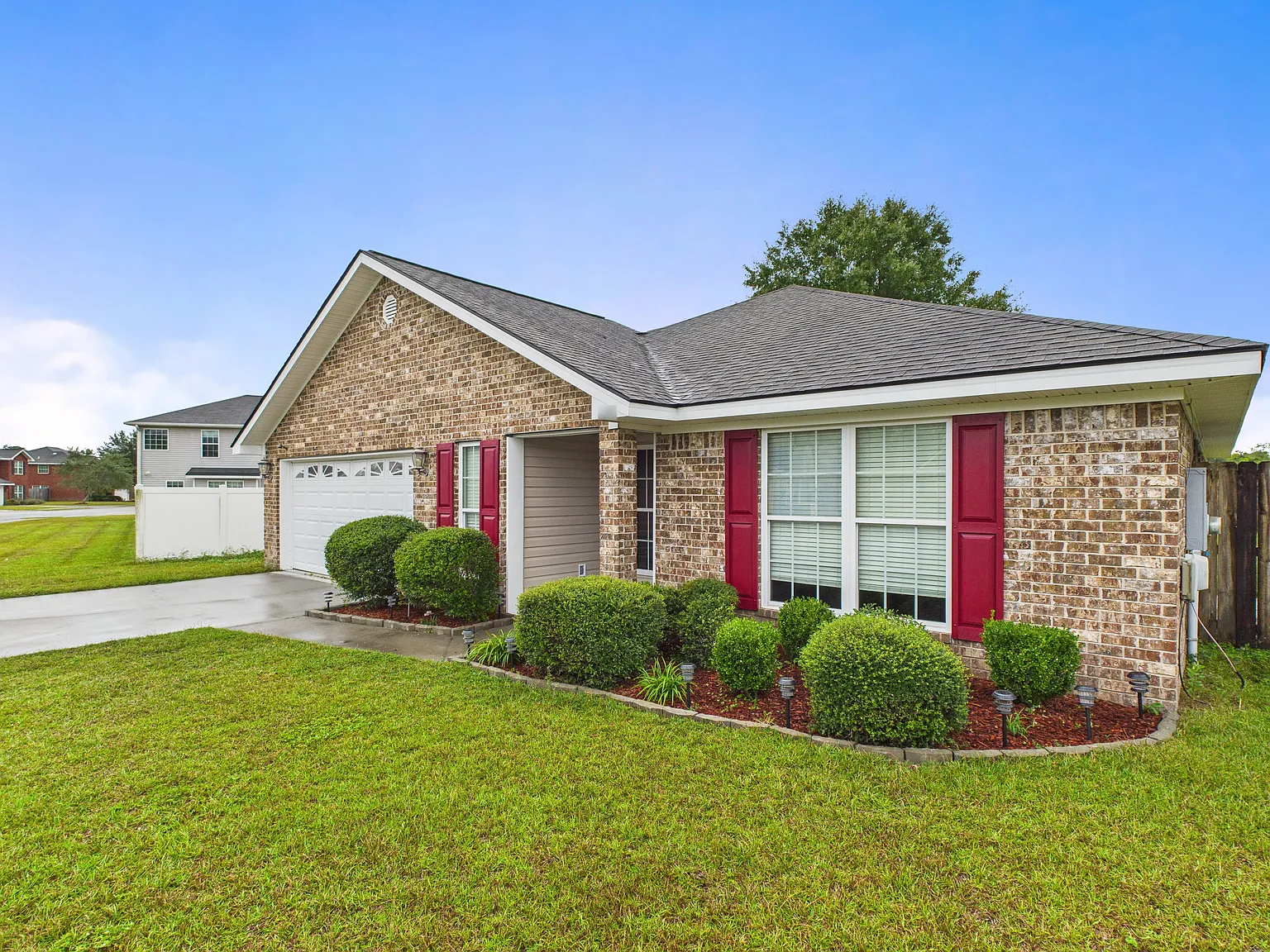 3 bed, 1360 sqft, $1,950 — Photo 4