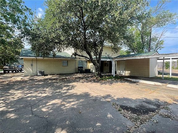 5th image of 1805 Briar Oaks Dr