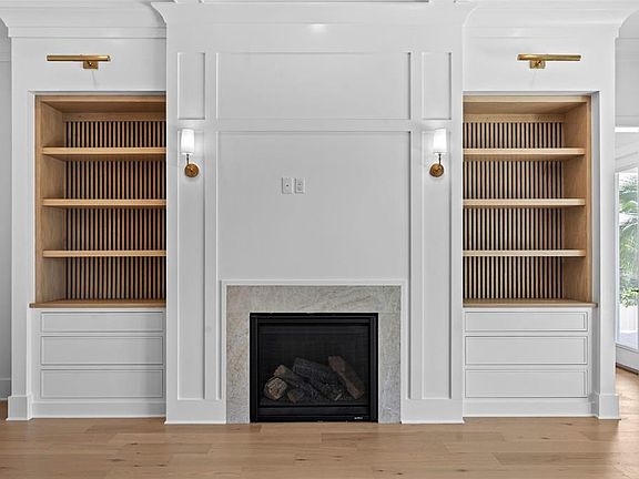 4th image of 690 GENEVA PLACE