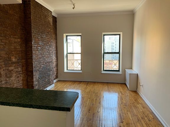 4th image of 906 Amsterdam Ave APT 5A