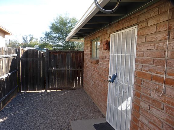 3rd image of 3516 E Willard St