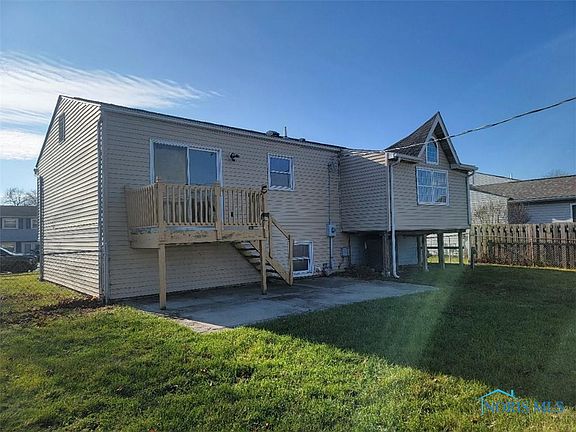 4th image of 210 Farnstead Dr