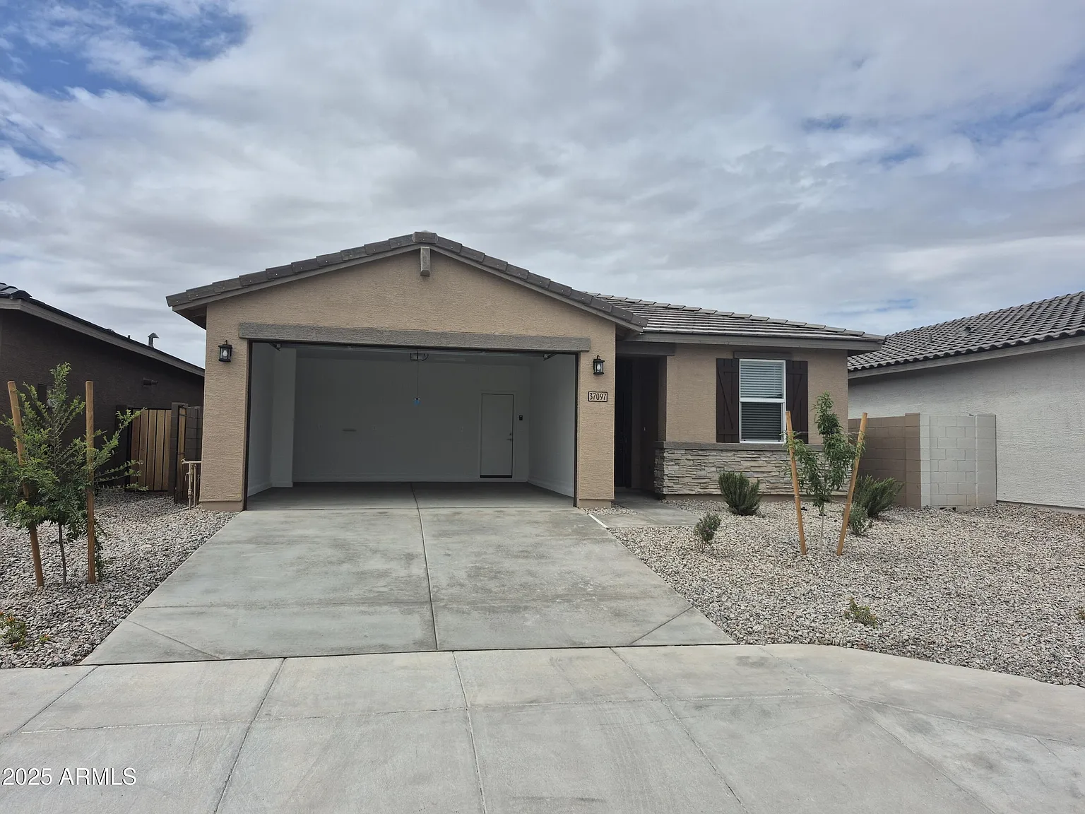 4 bed, 2.0 bath, 1832 sqft, $1,995 — Photo 1