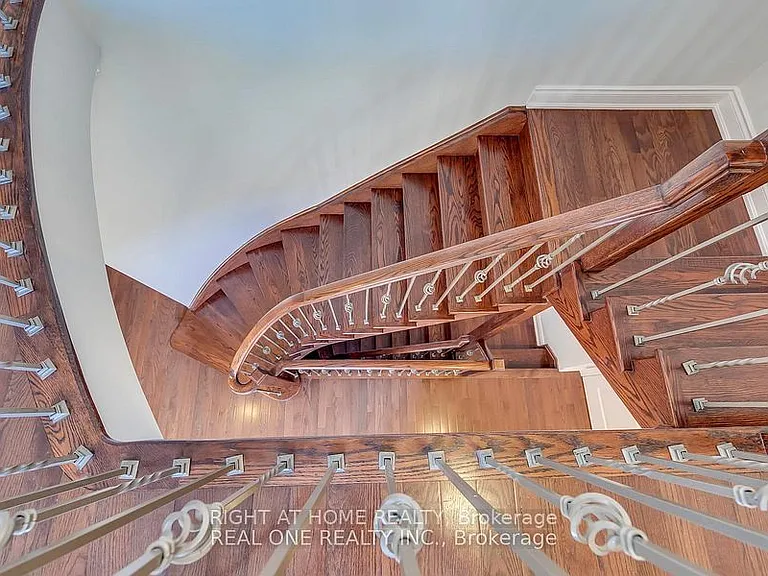 96 Spring Azure Cres — Photo 25