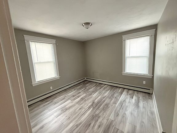 4th image of 29 Carolina Ave #1
