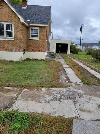 3 bed, 867 sqft, $1,295 — Photo 2