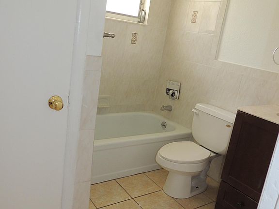 3rd image of 2202 Erin Dr