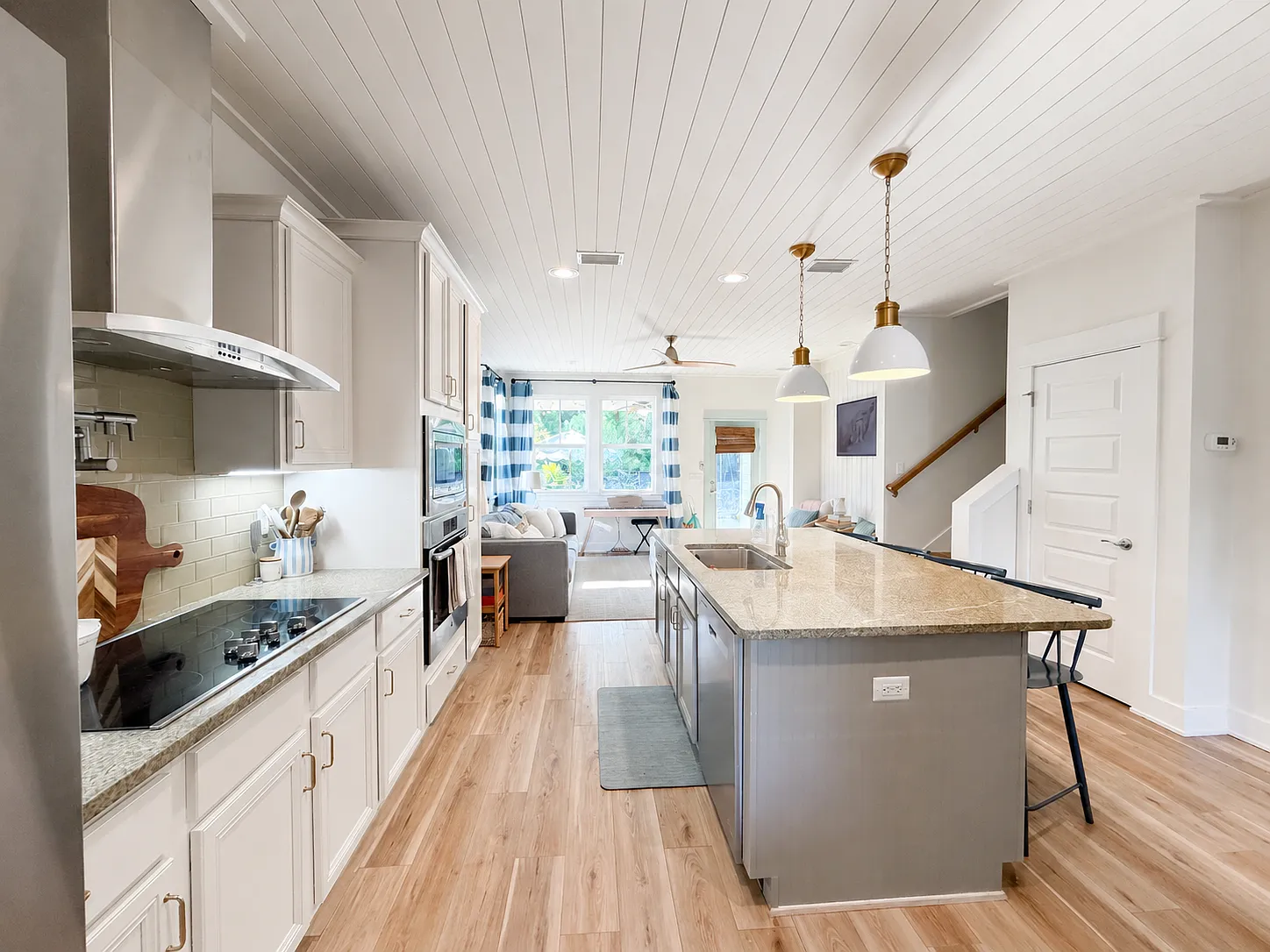 4 bed, 2262 sqft, $4,500 — Photo 3