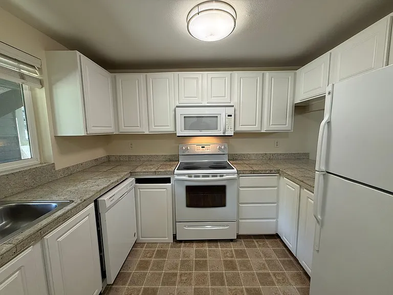 11112 NE 124th Ln #D115 — Photo 5