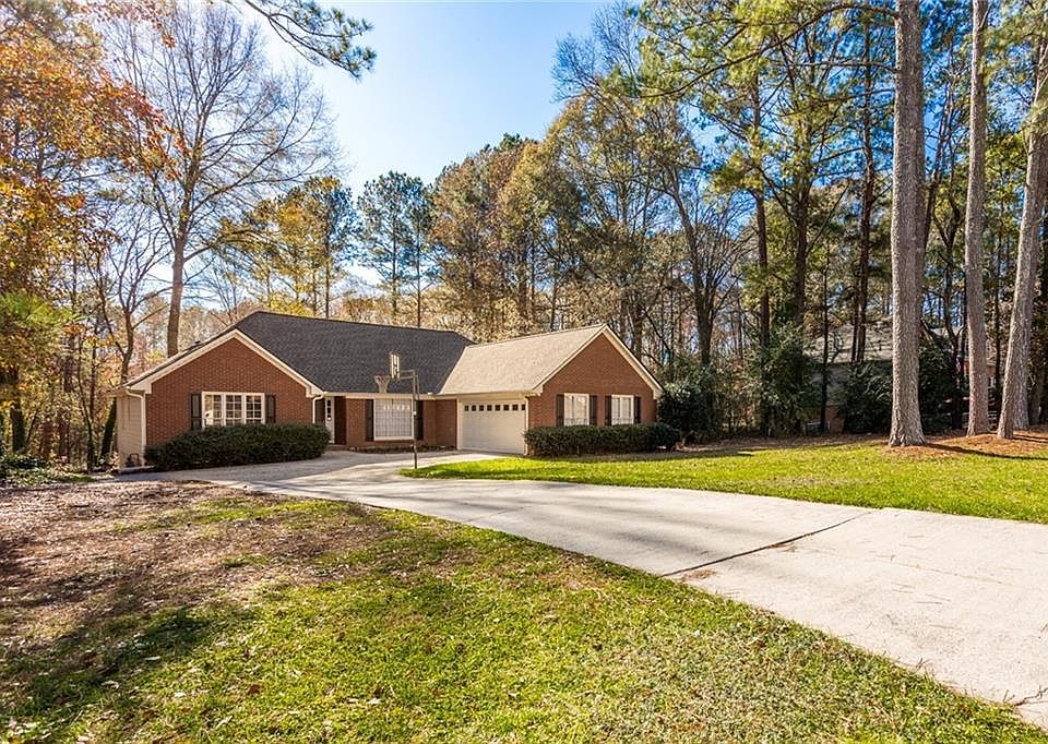 1st image of 122 Saddlehorn Ct