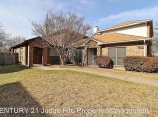 1201 Crescent Cir, Desoto, TX 75115