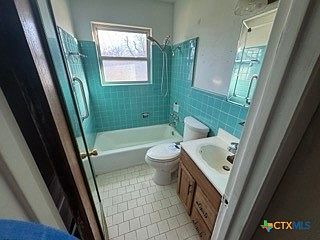 4th image of 1319 Estes Dr