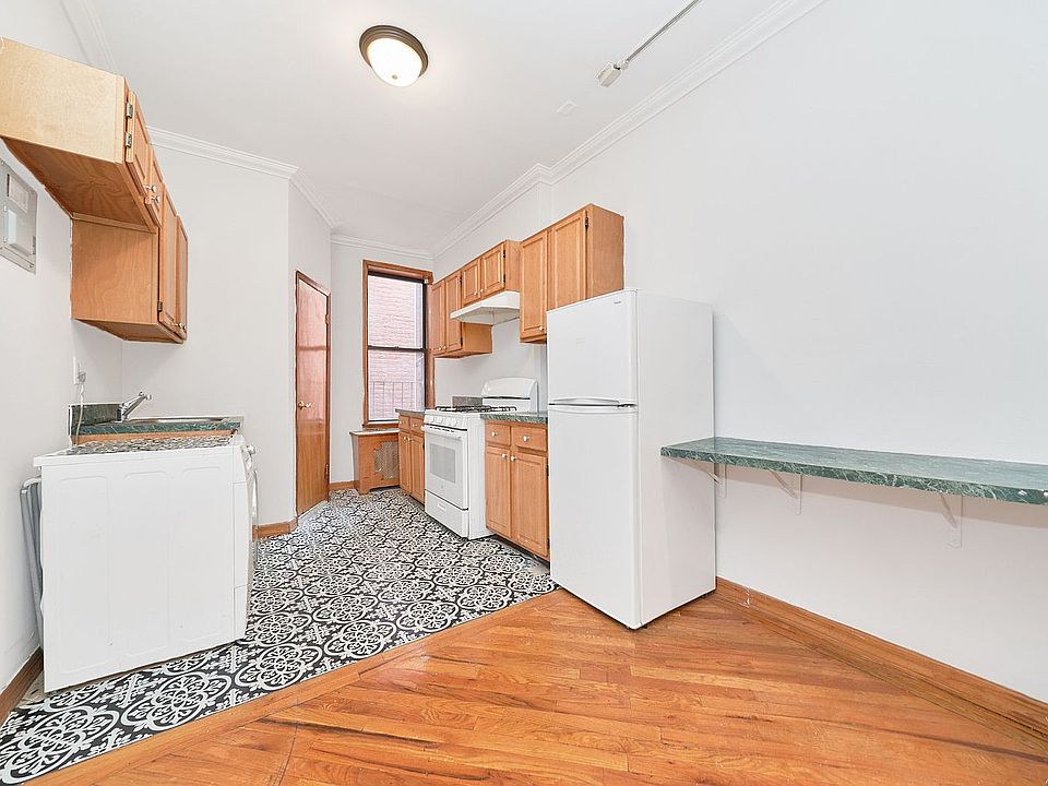 1st image of 593 10th Ave #4N