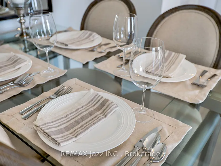 100 Bond St E #305 — Photo 13