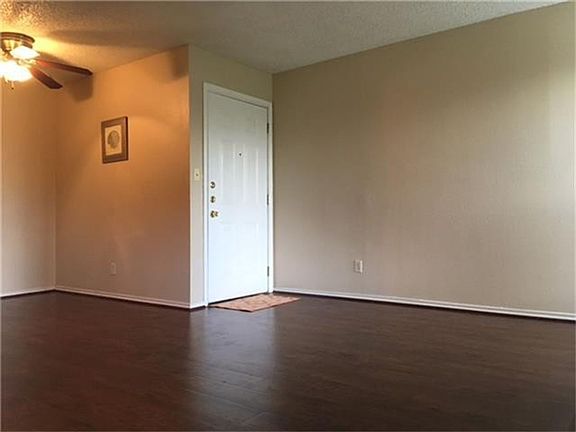2nd image of 2501 Gulf Fwy APT 16